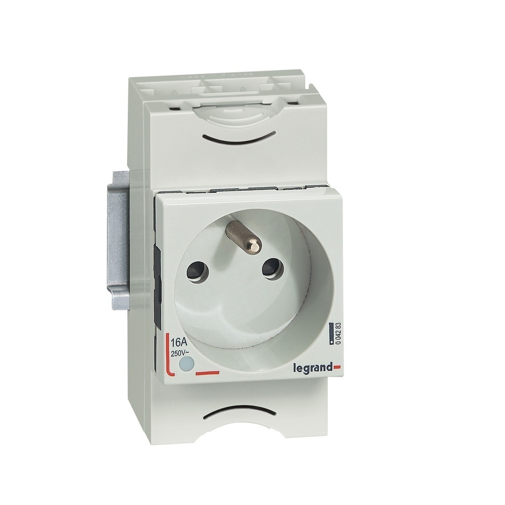 Legrand Verteilereinbausteckdose 004283